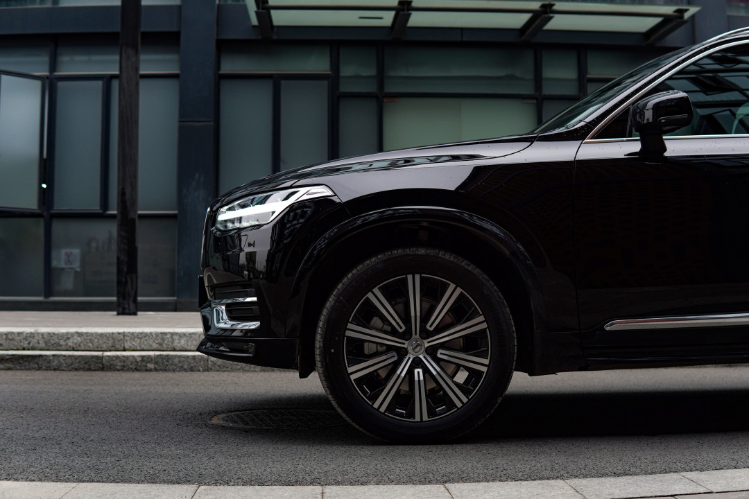 沃尔沃XC90 B6,这台北欧旗舰SUV,到底值不值得为安全多花20万? 沃尔沃XC90 B6,这台北欧旗舰SUV,到底值不值得为安全多花20万?