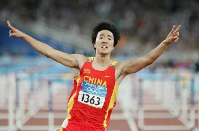 李毓毅让刘翔打封闭上阵,一个大V的政绩,毁了一代飞人 李毓毅让刘翔打封闭上阵,一个大V的政绩,毁了一代飞人