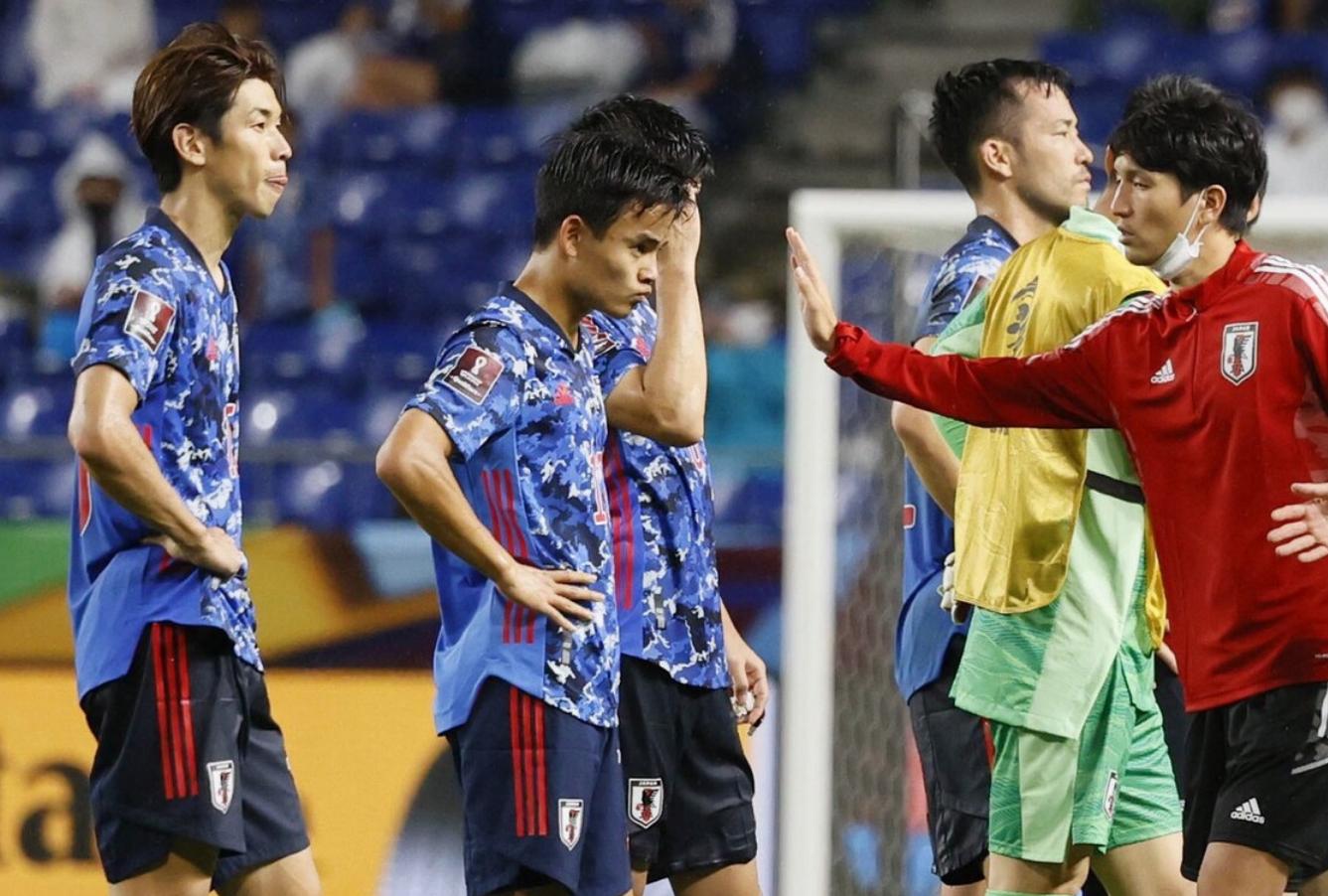 日本vs阿曼文字直播,一场看得见呼吸的亚洲足球对决 日本vs阿曼文字直播,一场看得见呼吸的亚洲足球对决