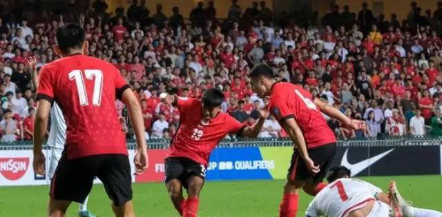 中国香港vs中国男足，一场德比背后的真实差距与暖心故事